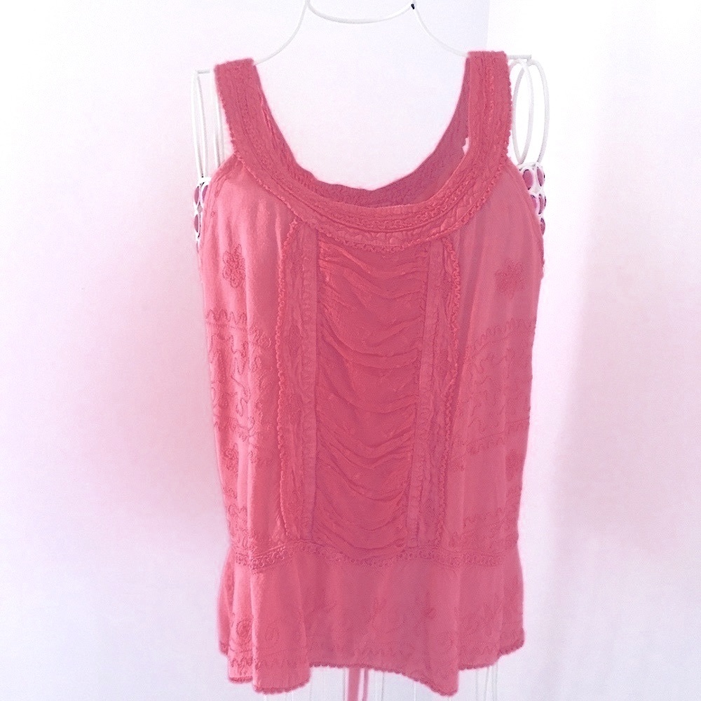 L.S.I. coral, embroidered, ruched top. Size M